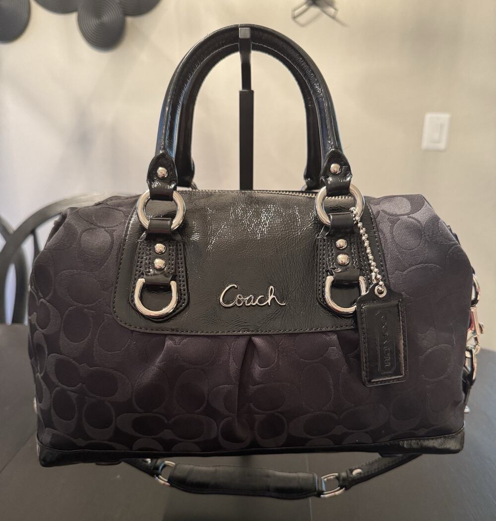 EUC COACH Ashley Black Signature Satchel Convertible Shoulder Bag